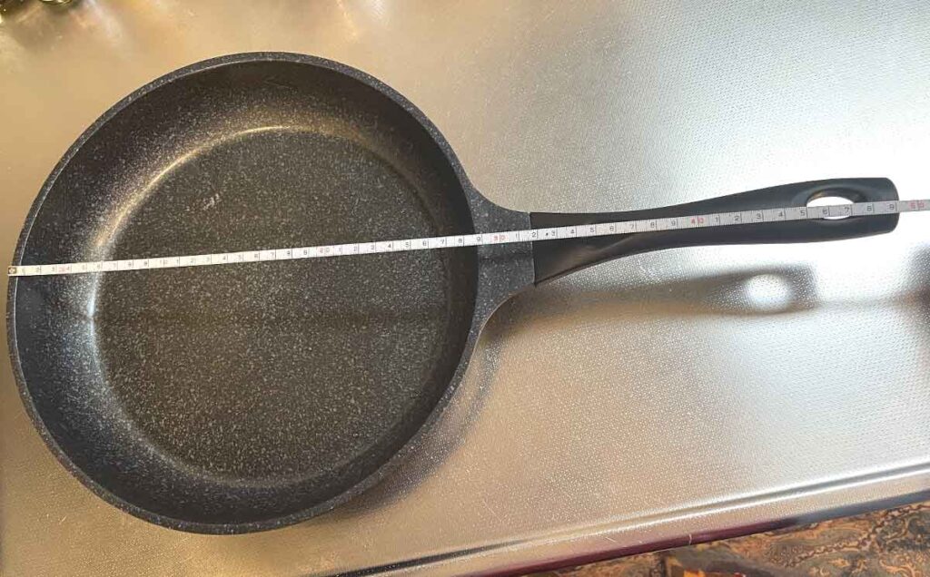 フライパンの捨て方、30秒で解決！燃えないゴミ？粗大ゴミ？サイズ別に見る正解と注意点